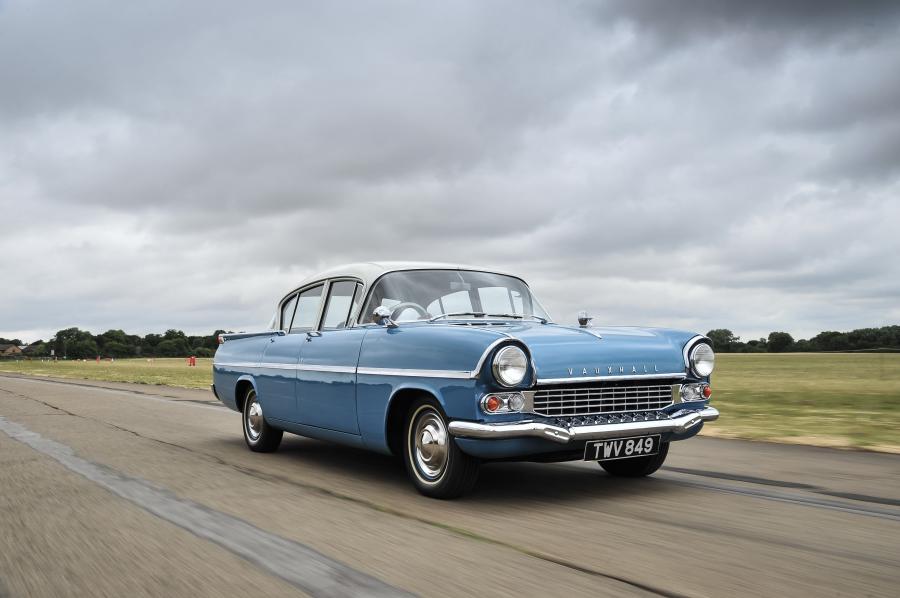  Vauxhall Velox 4-Door Saloon (PA S) 1957 года  (фото 2 из 8)